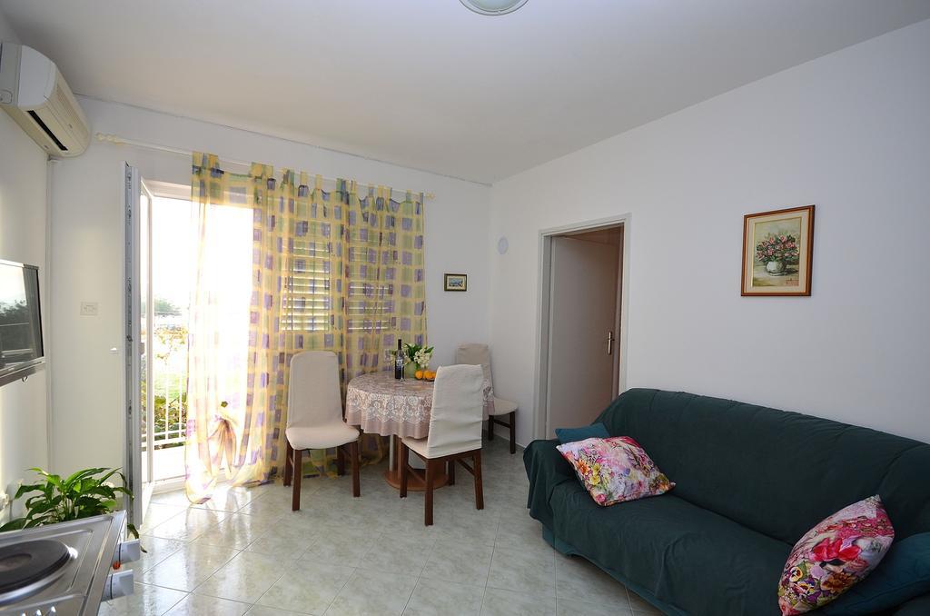 Apartments Miriam Srima Vodice Exterior photo