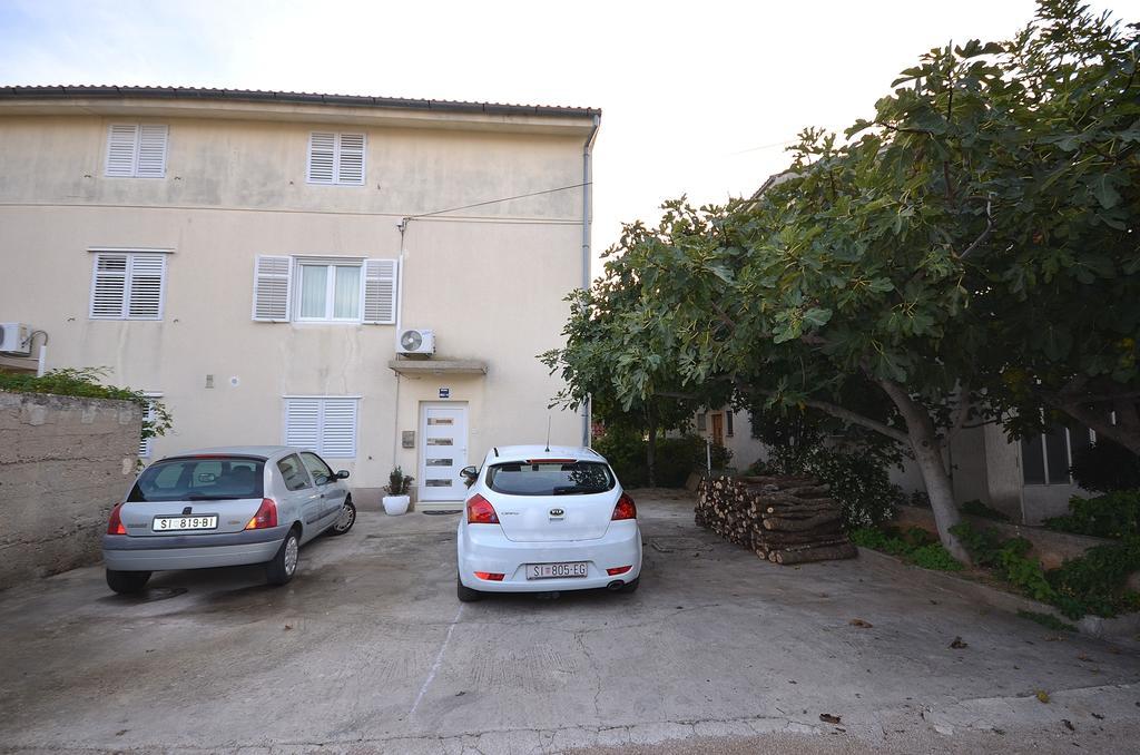 Apartments Miriam Srima Vodice Exterior photo